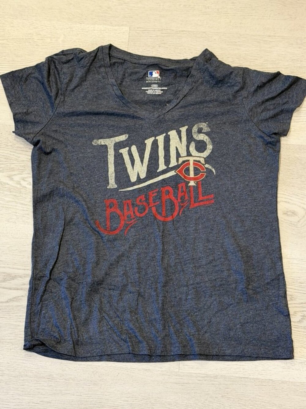 Minnesota Twins Women’s V-Neck T-Shirt Navy Large MLB Fanatics Twins Baseball